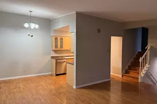 410 Ashwood Ct, Vernon Hills, IL 60061 - Photo 5