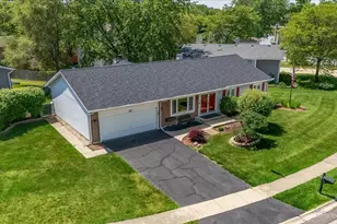 858 Shorewood Dr, Bartlett, IL 60103 - Photo 1