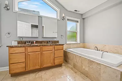 4440 N La Crosse Avenue, Chicago, IL 60630 - Photo 13