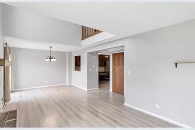 379 Ascot Lane, Streamwood, IL 60107 - Photo 7