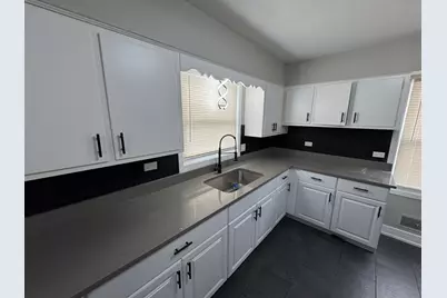 16439 Cottage Grove Avenue, South Holland, IL 60473 - Photo 11