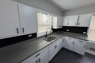 16439 Cottage Grove Ave, South Holland, IL 60473 - Photo 11