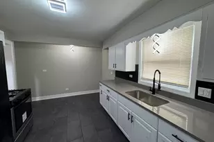 16439 Cottage Grove Ave, South Holland, IL 60473 - Photo 13