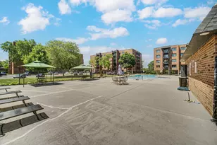 9395 Landings Ln, Des Plaines, IL 60016 - Photo 15