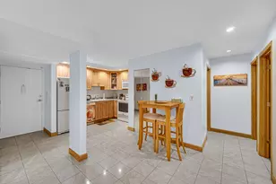 9395 Landings Ln, Des Plaines, IL 60016 - Photo 5