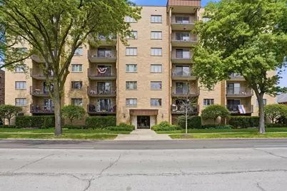 700 Graceland Avenue #207, Des Plaines, IL 60016 - Photo 1