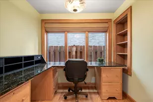 4947 Estes Ave, Skokie, IL 60077 - Photo 9
