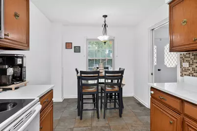 2S742 Avenue Orleans, Oak Brook, IL 60523 - Photo 9