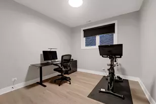 1109 W 16th St, Chicago, IL 60608 - Photo 17