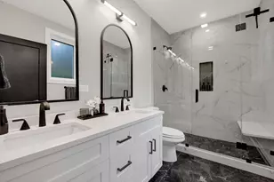 1109 W 16th St, Chicago, IL 60608 - Photo 19