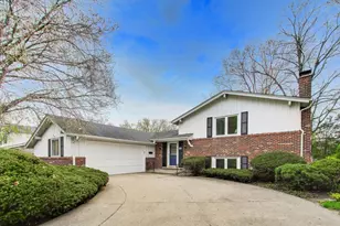 2412 Happy Hollow Rd, Glenview, IL 60026 - Photo 1