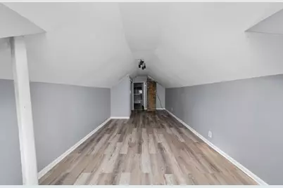 7643 S Paxton Avenue, Chicago, IL 60649 - Photo 15