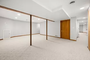 3347 Meadow Trail W, Dekalb, IL 60115 - Photo 27