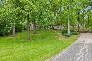 61 Timberlake Rd, Barrington, IL 60010 - Photo 1
