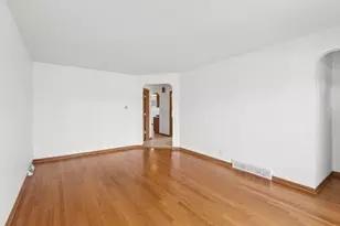8600 W Ainslie St, Norridge, IL 60706 - Photo 5