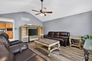 501 Northfield Dr, Joliet, IL 60435 - Photo 7