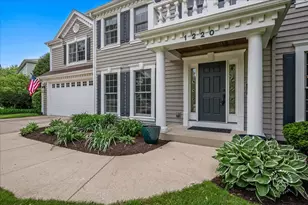 1220 Heatherton Dr, Naperville, IL 60563 - Photo 3
