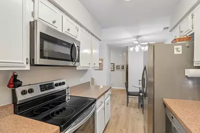4050 Dundee Road #303, Northbrook, IL 60062 - Photo 11