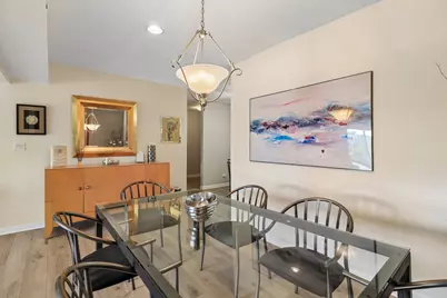 4050 Dundee Road #303, Northbrook, IL 60062 - Photo 5