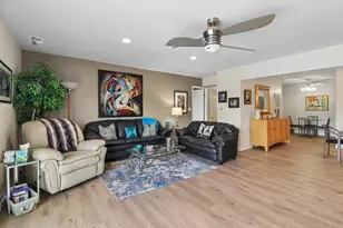 4050 Dundee Rd, Northbrook, IL 60062 - Photo 7