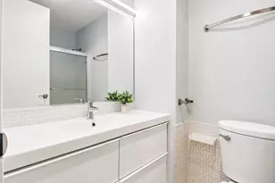 2400 N Lakeview Ave, Chicago, IL 60614 - Photo 11