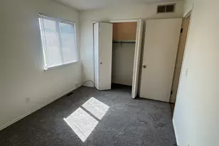 906 Pomona Dr, Champaign, IL 61822 - Photo 9