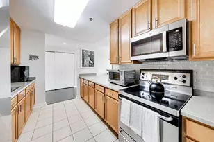 77 S Evergreen Ave, Arlington Heights, IL 60005 - Photo 9