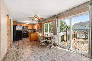 606 Otter Way, Oswego, IL 60543 - Photo 9