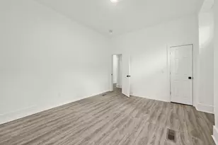 712 N Court St, Rockford, IL 61103 - Photo 9