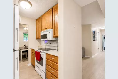 511 Broadway Avenue #101, Mattoon, IL 61938 - Photo 3