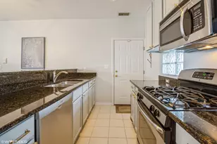 1245 N Orleans St, Chicago, IL 60610 - Photo 7