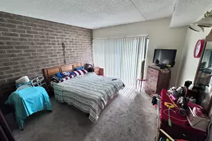 804 Kenneth Cir, Elgin, IL 60120 - Photo 5