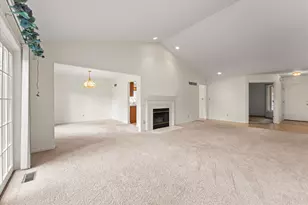 2412 Stillwater Dr, Champaign, IL 61821 - Photo 9