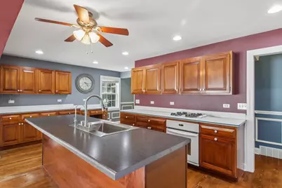 409 Hubbard Avenue, Elgin, IL 60123 - Photo 9