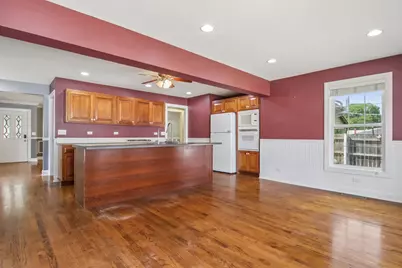 409 Hubbard Avenue, Elgin, IL 60123 - Photo 11