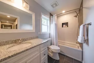 586 Earl Dr, Northfield, IL 60093 - Photo 17