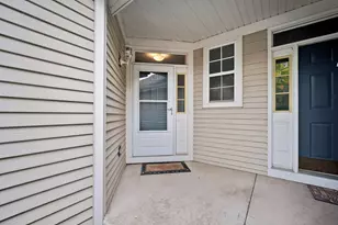 516 King Ave, East Dundee, IL 60118 - Photo 5