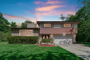 895 Sumac Rd, Highland Park, IL 60035 - Photo 1