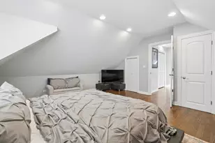 5305 W Addison St, Chicago, IL 60641 - Photo 15