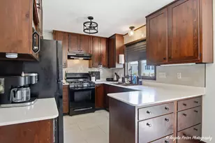 3605 Anne St, McHenry, IL 60050 - Photo 5