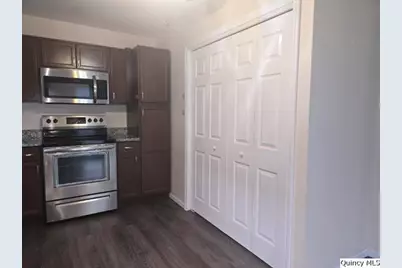 303 N Washington, Carthage, IL 62321 - Photo 3