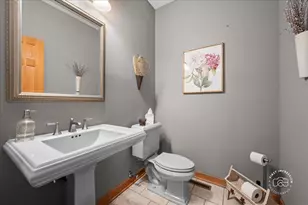 43W211 Tall Pines Rd, Elgin, IL 60124 - Photo 25