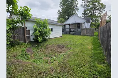 919 E Johnson Street, Clifton, IL 61727 - Photo 13