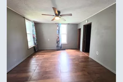 919 E Johnson Street, Clifton, IL 61727 - Photo 5