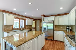 3944 Lakeview Ct, Long Grove, IL 60047 - Photo 11