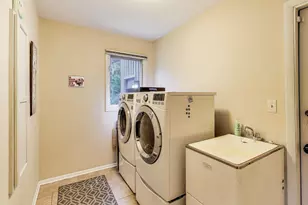 11515 Burr Oak Ln, Burr Ridge, IL 60527 - Photo 21