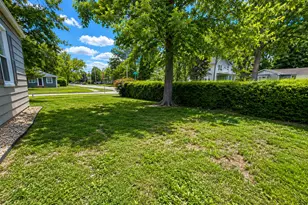 831 E 5th St, Centralia, IL 62801 - Photo 15