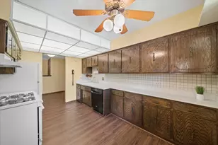 525 Cumnor Rd, Westmont, IL 60559 - Photo 9