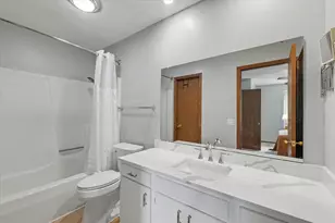 2155 Harbor Town Cir, Champaign, IL 61821 - Photo 17