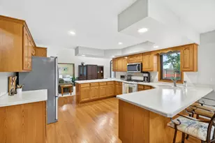 8127 Abbey Rd, Tinley Park, IL 60477 - Photo 9